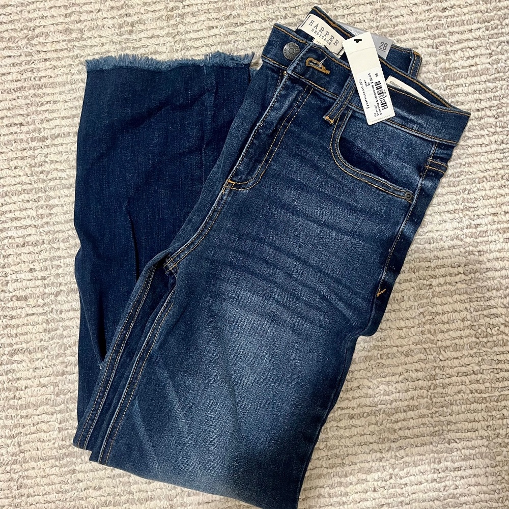 NWT Ankle Straight Jeans